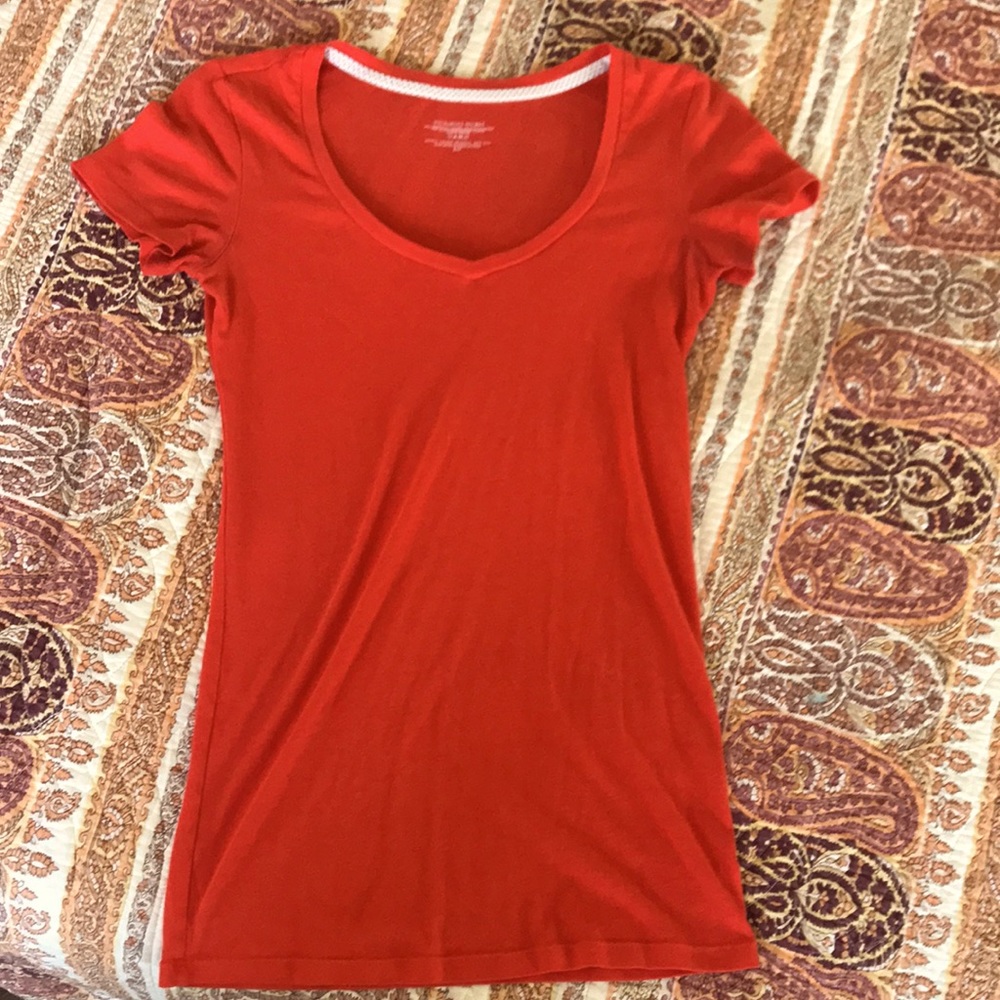 Red-orange VS long-line short sleeve v-neck